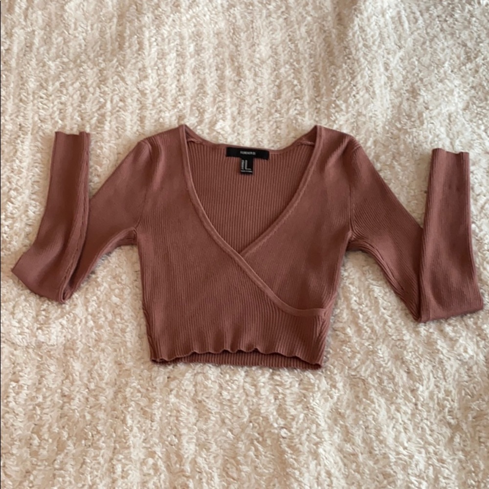 Forever 21 Cropped/Long Sleeve Shirt size M